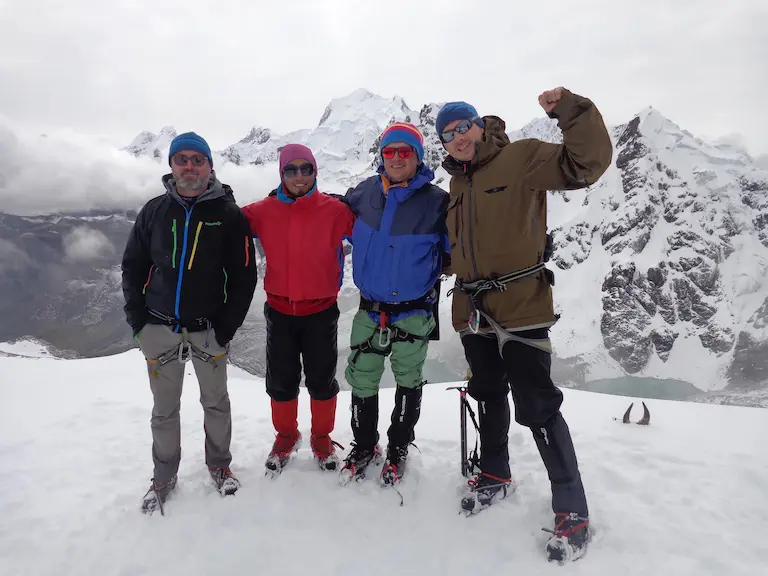 Huayhuash Trek and Climbing nevado Diablo Mudo